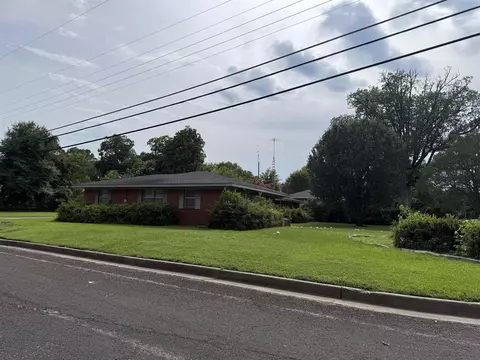 600 Woodcrest Ln, Longview, TX 75601