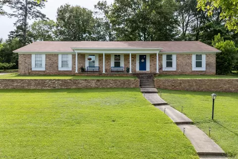 312 Horseshoe Dr, Kilgore, TX 75662