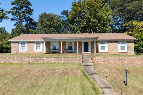 312 Horseshoe Dr, Kilgore, TX 75662