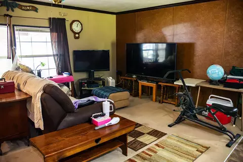 155 Berry Ln, Marshall, TX 75670 photo 5