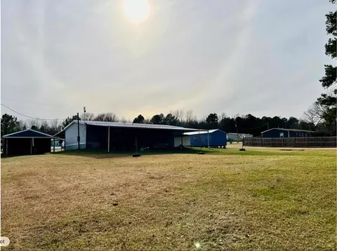 155 Berry Ln, Marshall, TX 75670 photo 3