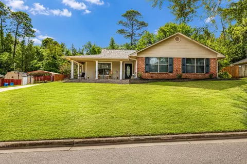 710 Brookhollow Dr, White Oak, TX 75693