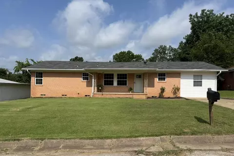 912 Success St, Gilmer, TX 75644