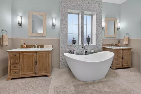 Bath - 5511 Mccann Rd, Longview, TX 75605 photo 1 of 7