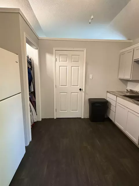Kitchen - 2988 State Hwy 154 E, Gilmer, TX 75645 photo 3 of 5