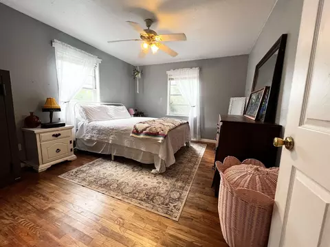 Bedroom - 2988 State Hwy 154 E, Gilmer, TX 75645 photo 2 of 3