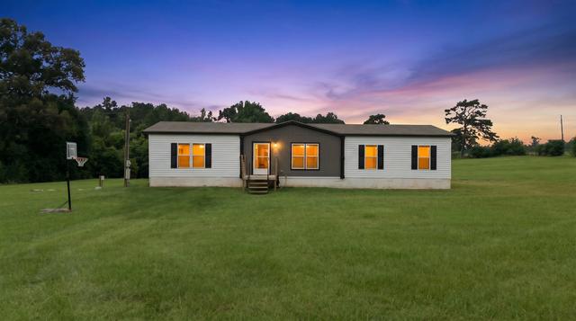 8813 County Road 454 S, Henderson, TX 75654