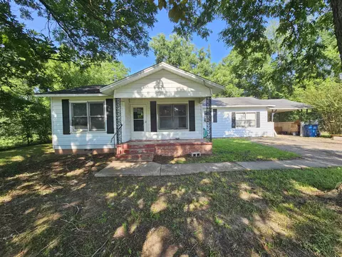 2000 Laura Lee, Kilgore, TX 75662