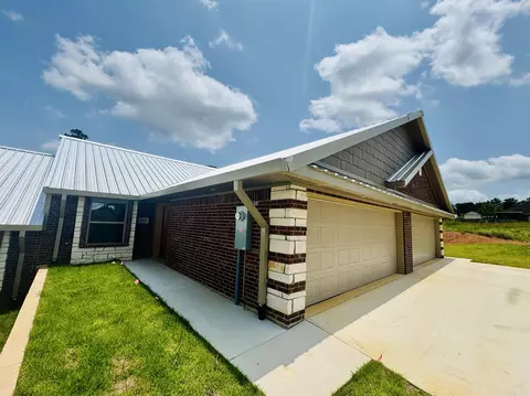 1621 Big Bnd, Longview, TX 75605