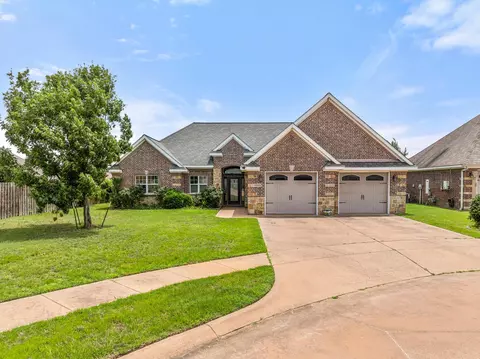 1505 Lucy Cir, Lindale, TX 75771