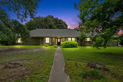 202 Marks Ln, Linden, TX 75563