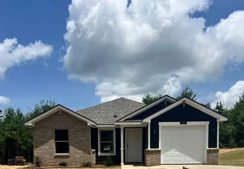 207 Spokane St, Gladewater, TX 75647