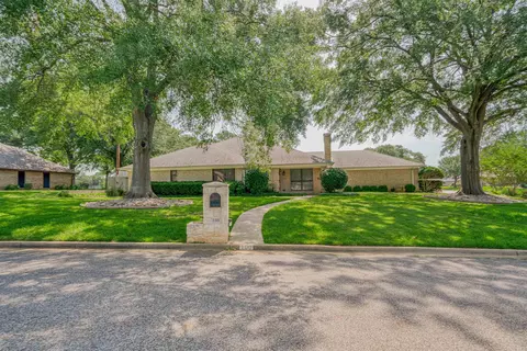 100 Northhill Ct, Longview, TX 75605