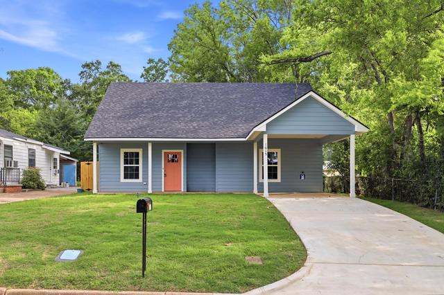 1015 El Paso St, Longview, TX 75602