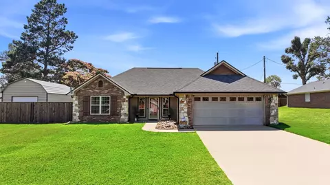 115 Cherry St, Tatum, TX 75691