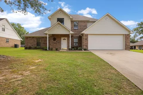 703 Daniel St, Gladewater, TX 75647