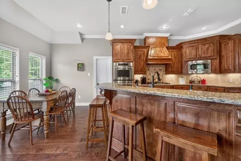 Kitchen - 2000 Winding Run Ln, Longview, TX 75605 photo 2 of 7