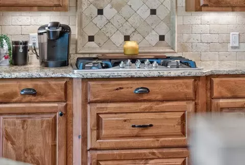 Kitchen - 2000 Winding Run Ln, Longview, TX 75605 photo 4 of 7