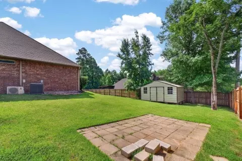 Exterior - 2000 Winding Run Ln, Longview, TX 75605 photo 5 of 8