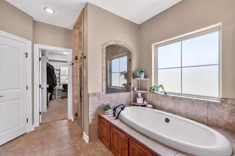 Entry Way - 2000 Winding Run Ln, Longview, TX 75605 photo 4 of 4