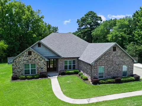110 Hidden Creek Ln, Longview, TX 75602