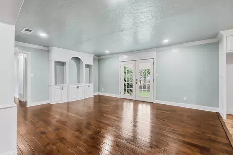 Living - 407 E Hope, Longview, TX 75604 photo 7 of 7