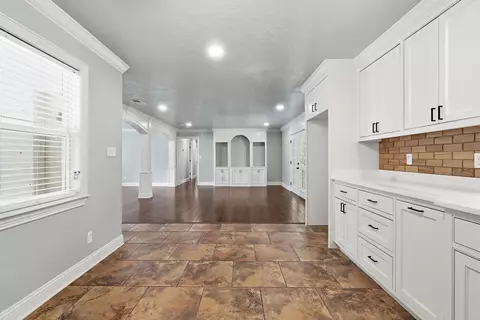 Entry Way - 407 E Hope, Longview, TX 75604 photo 1 of 1