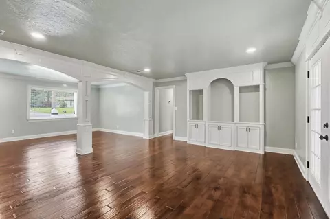 Living - 407 E Hope, Longview, TX 75604 photo 6 of 7