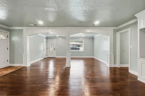 Living - 407 E Hope, Longview, TX 75604 photo 1 of 7