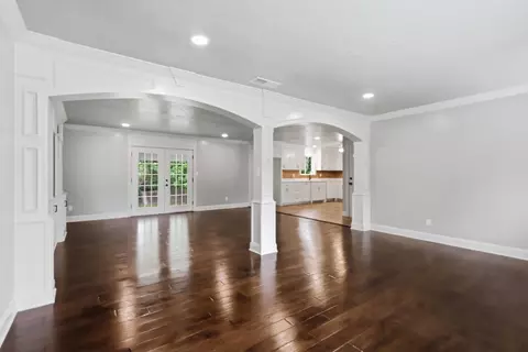 Living - 407 E Hope, Longview, TX 75604 photo 3 of 7