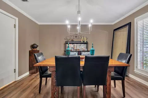 Dining - 2011 E Warwick, Longview, TX 75601 photo 1 of 3
