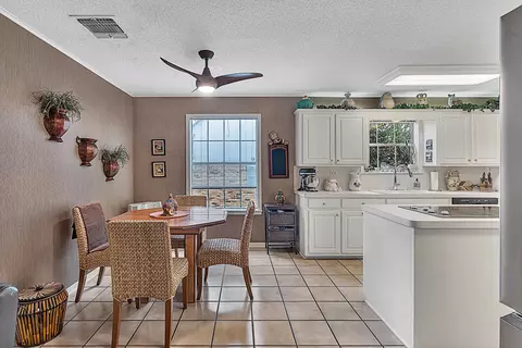 Kitchen - 2011 E Warwick, Longview, TX 75601 photo 1 of 4