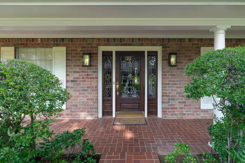 2011 E Warwick, Longview, TX 75601 photo 4