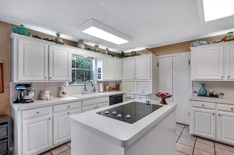 2011 E Warwick, Longview, TX 75601 photo 15