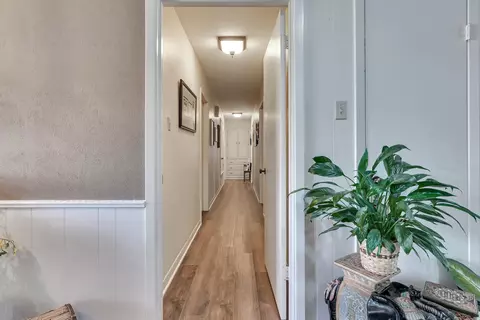 Entry Way - 2011 E Warwick, Longview, TX 75601 photo 3 of 6