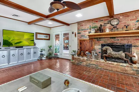 2011 E Warwick, Longview, TX 75601 photo 21