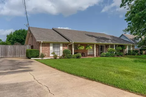 Exterior - 2011 E Warwick, Longview, TX 75601 photo 15 of 15
