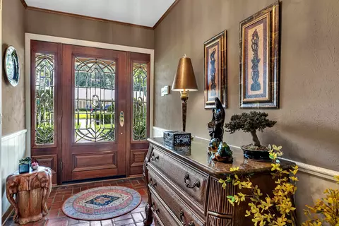 Entry Way - 2011 E Warwick, Longview, TX 75601 photo 2 of 6