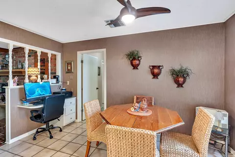 Dining - 2011 E Warwick, Longview, TX 75601 photo 3 of 3