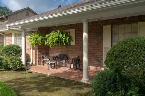 Exterior - 2011 E Warwick, Longview, TX 75601 photo 3 of 15