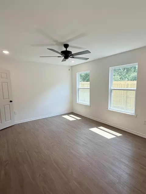 219 E Fleming, Longview, TX 75604 photo 21