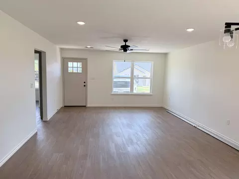 219 E Fleming, Longview, TX 75604 photo 6