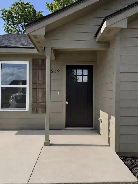 219 E Fleming, Longview, TX 75604 photo 2