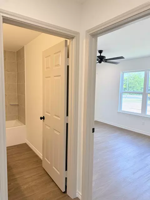 219 E Fleming, Longview, TX 75604 photo 17