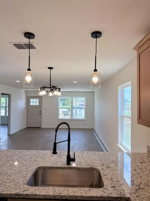 219 E Fleming, Longview, TX 75604 photo 11