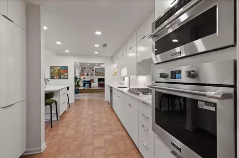 Kitchen - 37 Bramlette Pl, Longview, TX 75601 photo 4 of 9
