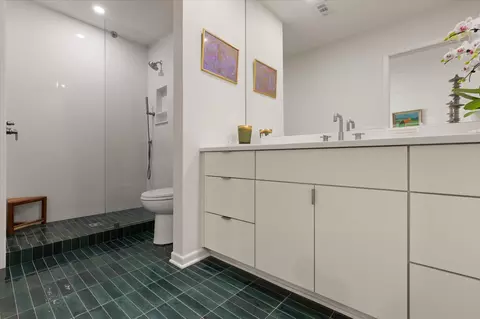 Bath - 37 Bramlette Pl, Longview, TX 75601 photo 6 of 10