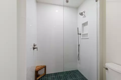Bath - 37 Bramlette Pl, Longview, TX 75601 photo 7 of 10