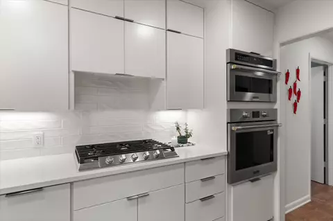 Kitchen - 37 Bramlette Pl, Longview, TX 75601 photo 7 of 9