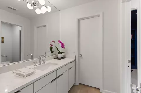Bath - 37 Bramlette Pl, Longview, TX 75601 photo 8 of 10